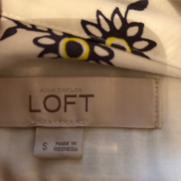 button front top - Picture 2 of 2